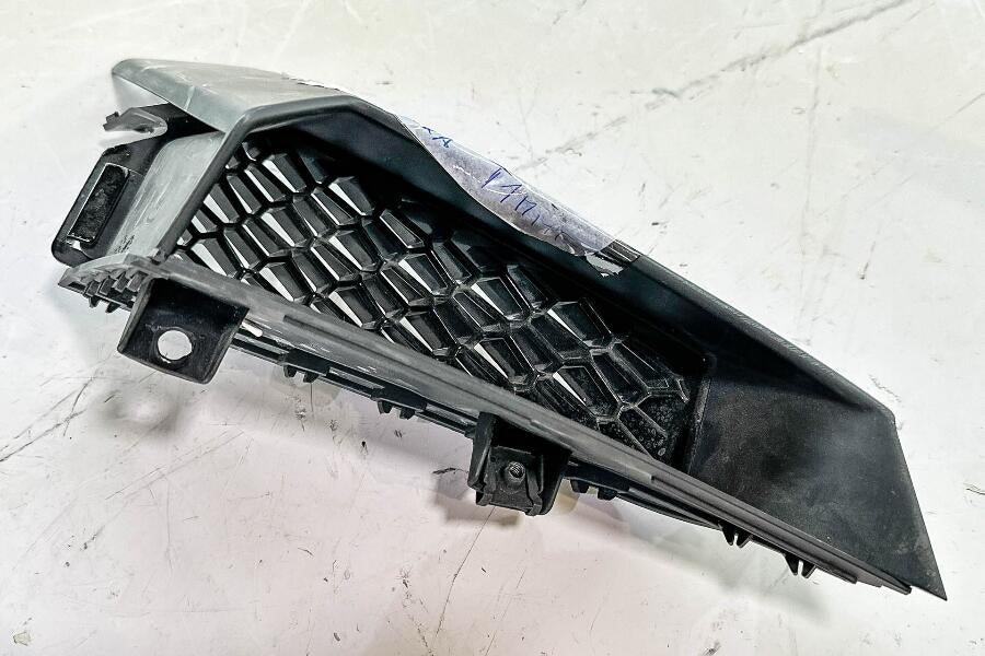 Lamborghini Huracan Air Vent fender RH, OEM, Part number: 4T8853502A