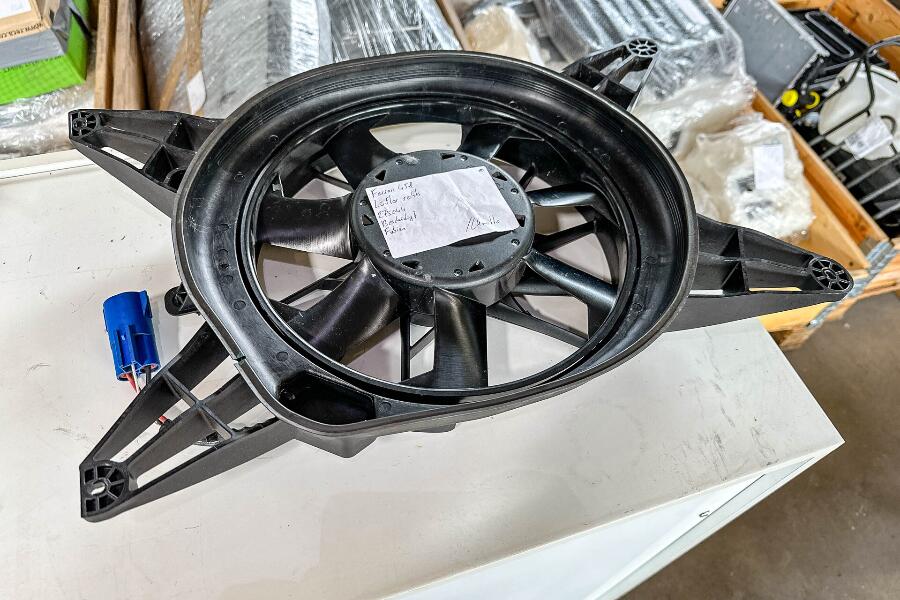 Ferrari 458 Italia spider Electric Fan RH, OEM, Part number: 275044