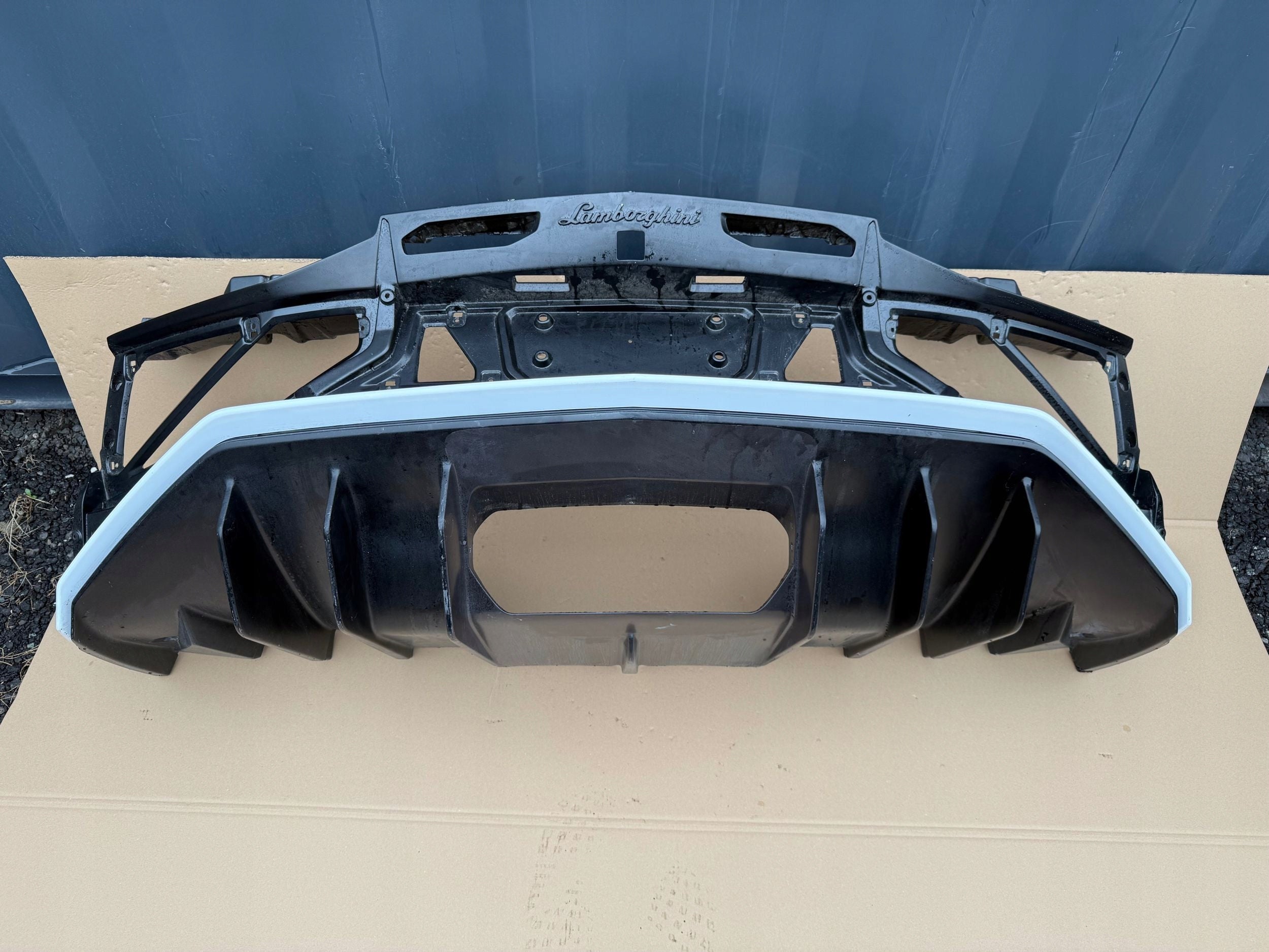 Lamborghini Aventador SV rear bumper with diffuser, OEM, Part number: 470807511Q