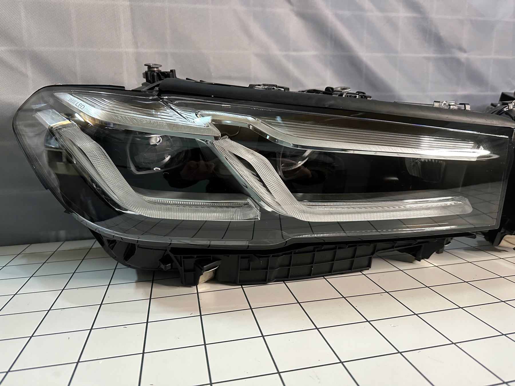 BMW Headlight G30 G31 LED Adaptive, OEM, Part number: 63119479273, 63119479274