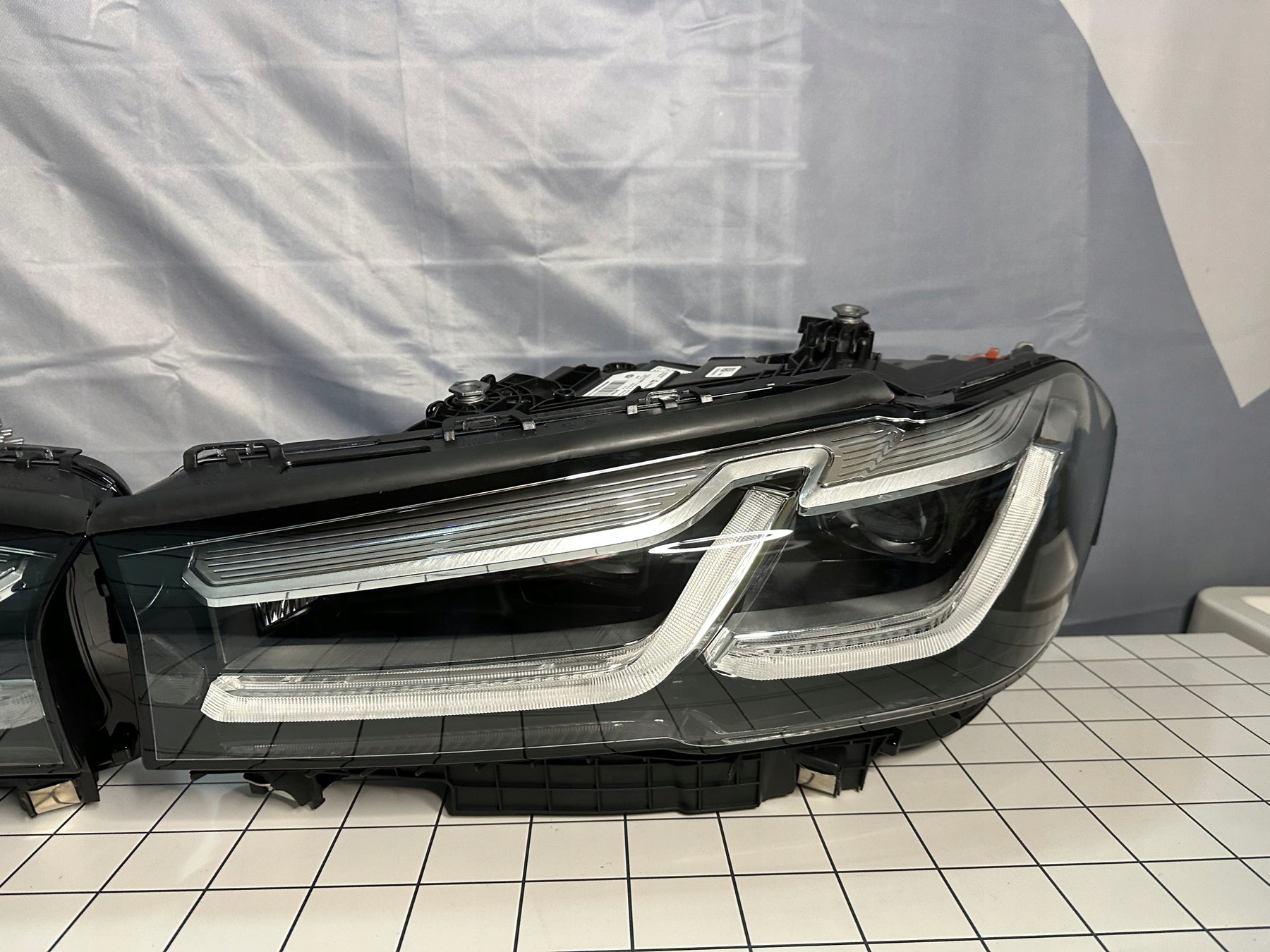 BMW Headlight G30 G31 LED Adaptive, OEM, Part number: 63119479273, 63119479274