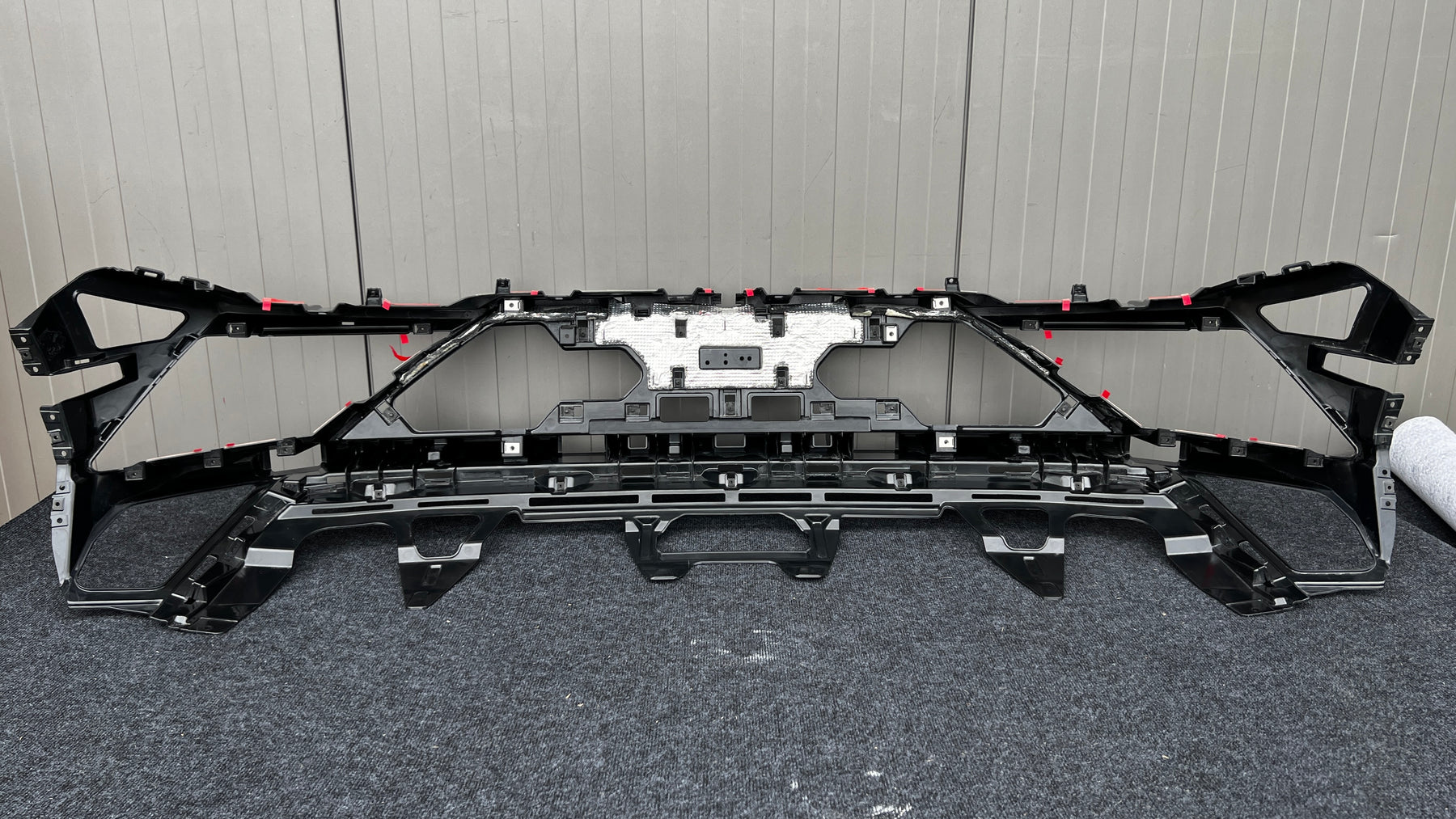 Lamborghini huracan EVO rear bumper reinforcement bracket, OEM, Part number: