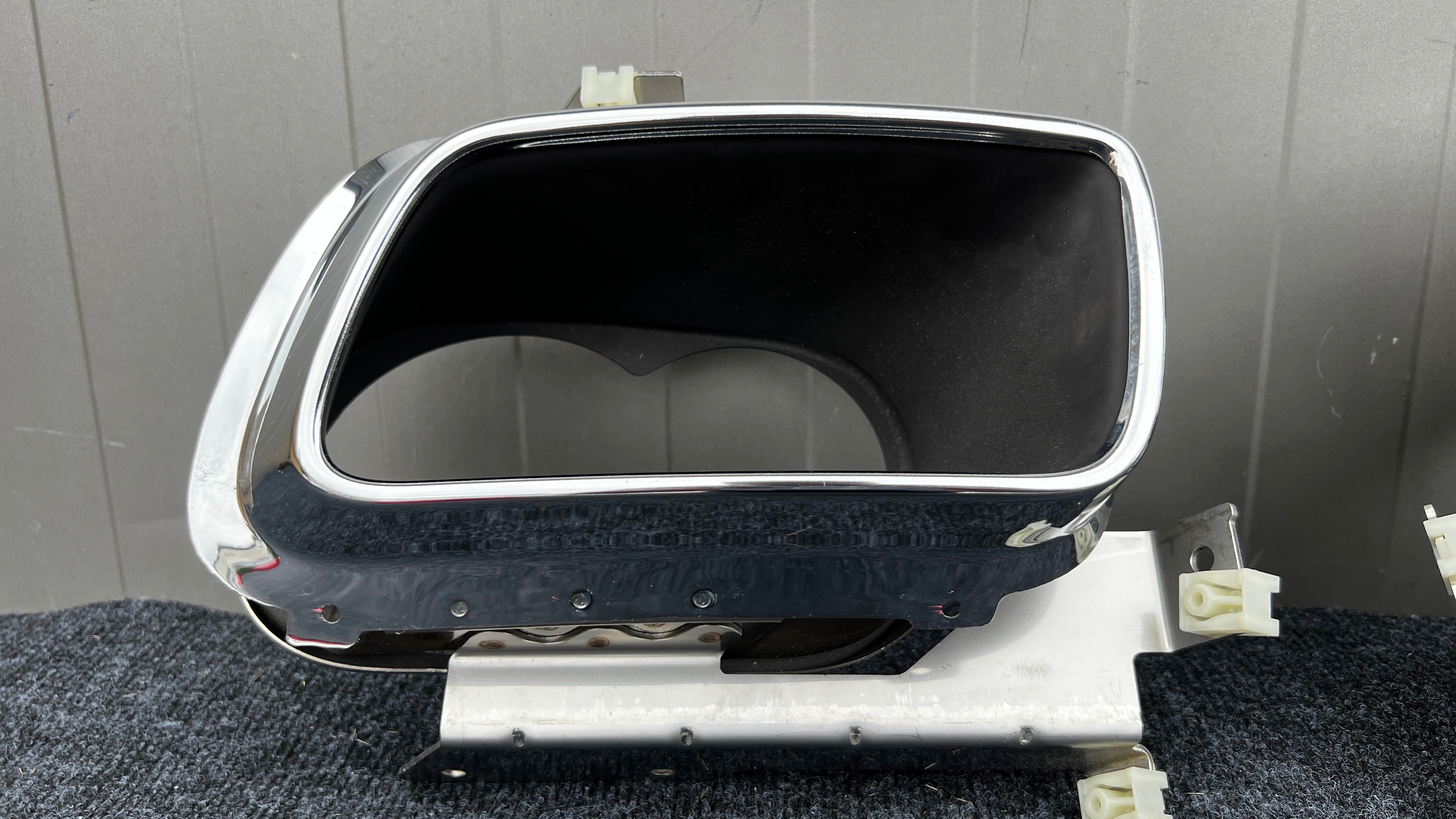 Rolls Royce Cullinan Exhaust tips L + R, OEM, Part number: 51127239681, 51127239682