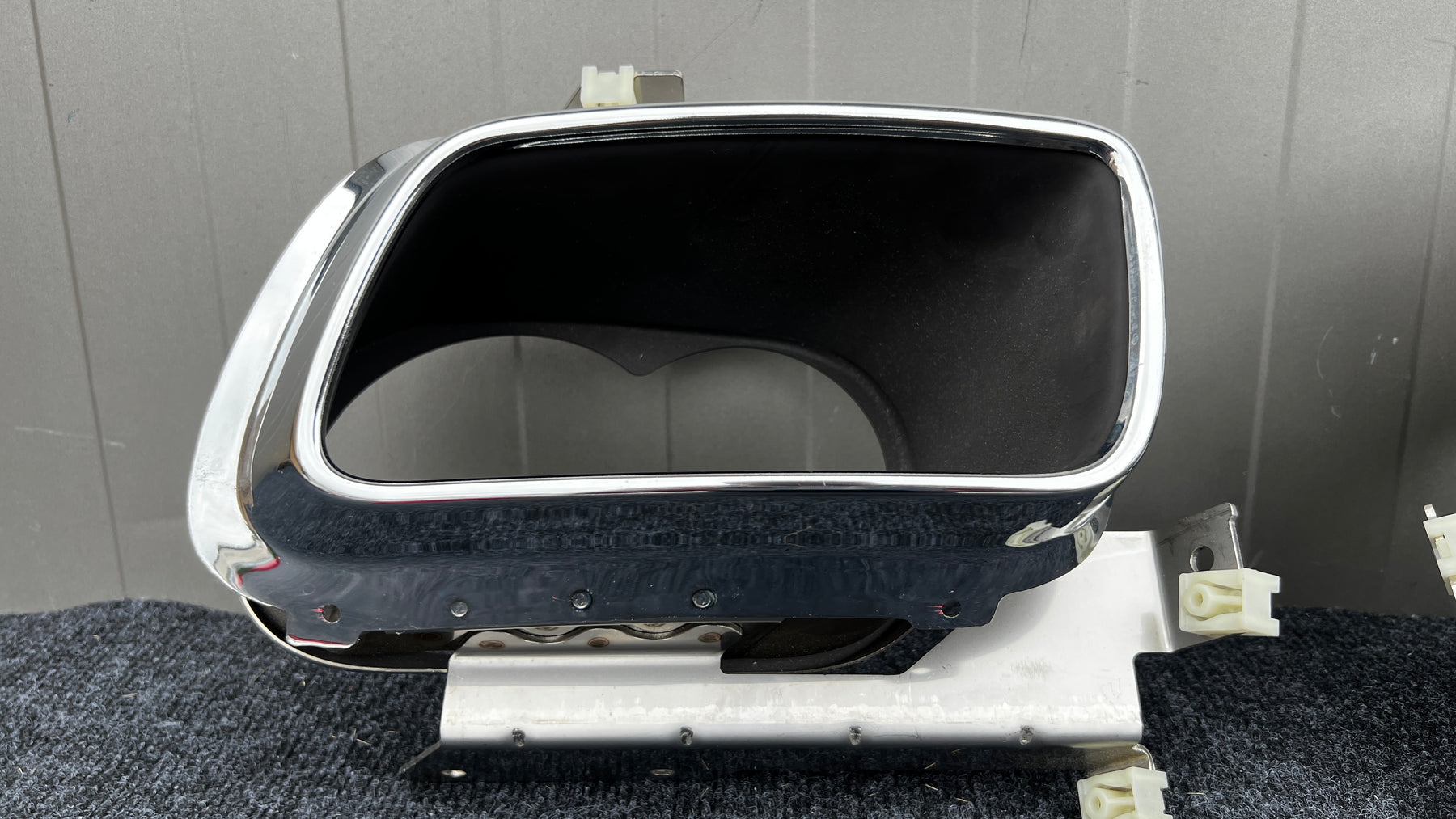 Rolls Royce Cullinan Exhaust tips L + R, OEM, Part number: 51127239681, 51127239682