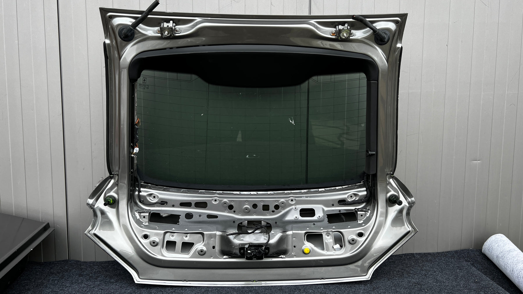 Ferrari FF Trunk lid with glass complete, OEM, Part number: 84416611