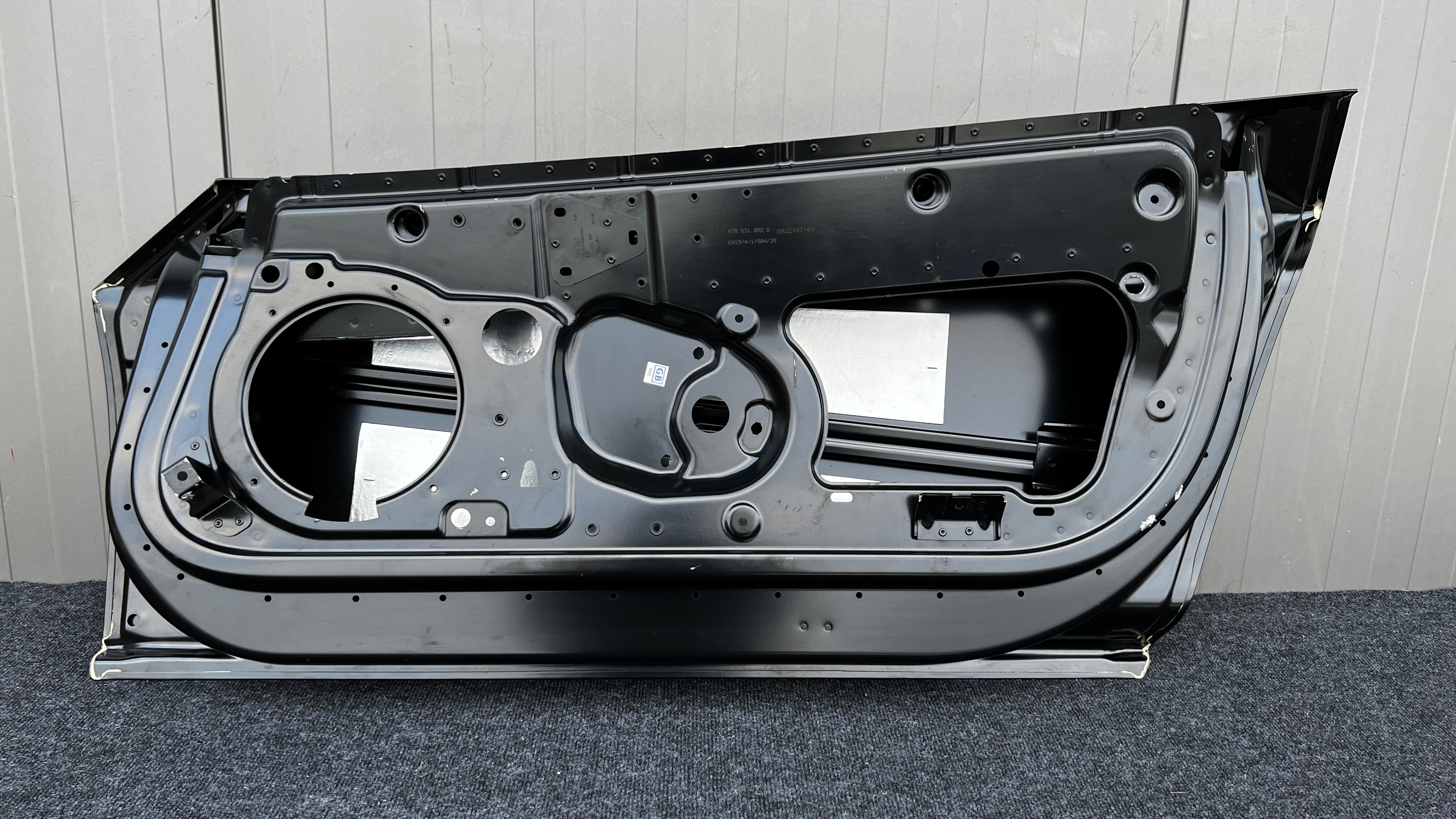 Lamborghini Aventador Door RH Black painted, OEM, Part number: 470831052G
