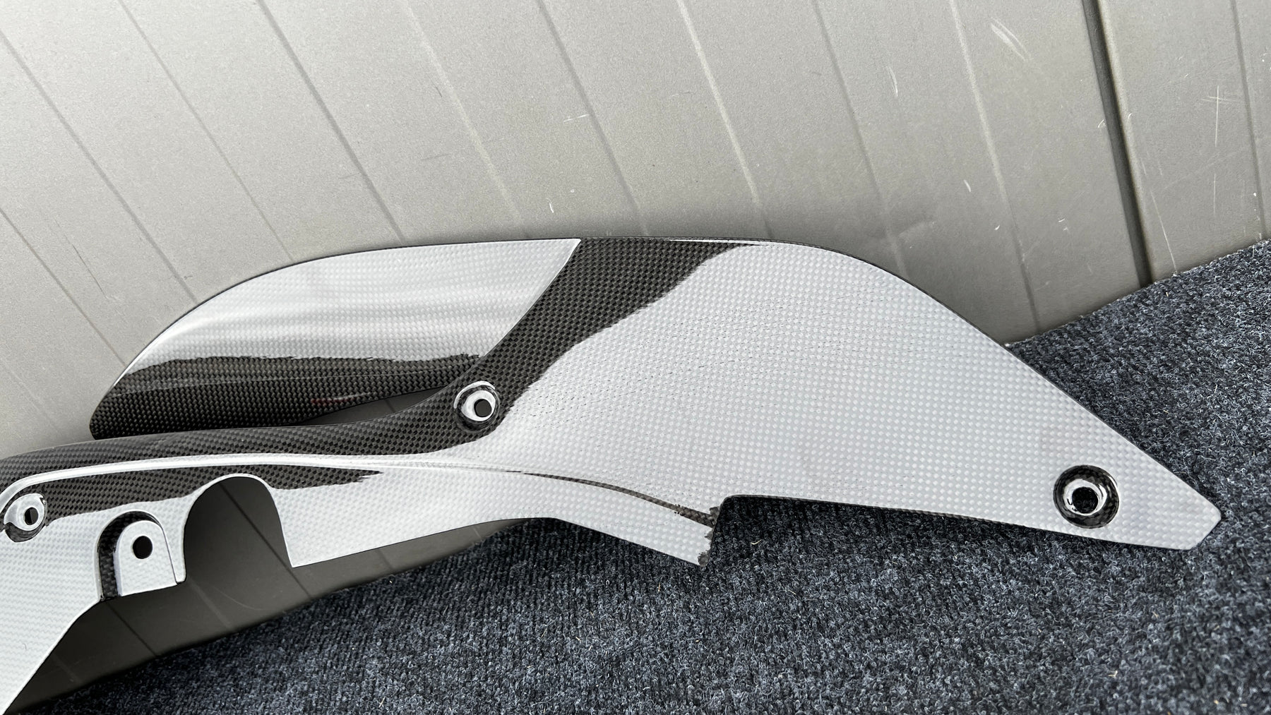 Ferrari PISTA RH Lateral spoiler carbon, OEM, Part number: 824298