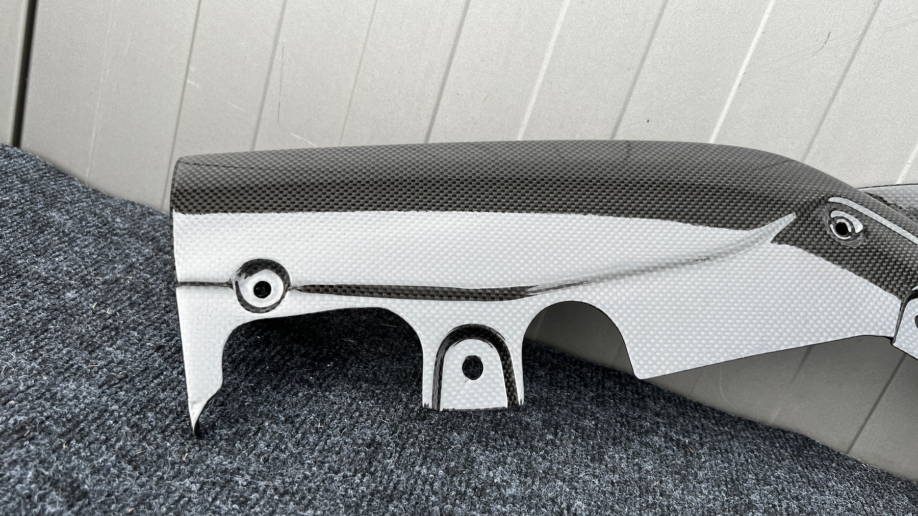 Ferrari PISTA RH Lateral spoiler carbon, OEM, Part number: 824298