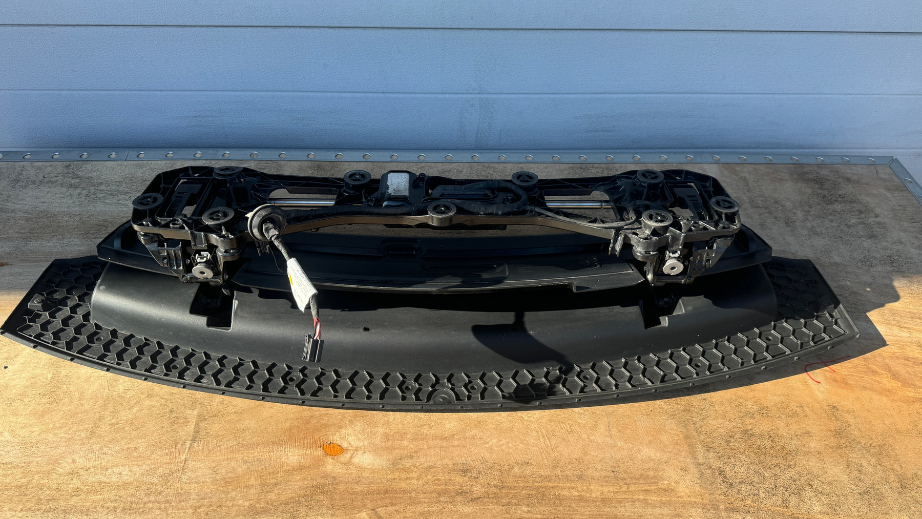 Porsche 911 992 Carrera S Rear Spoiler mechanism complete, OEM, Part number: 9P1959944B