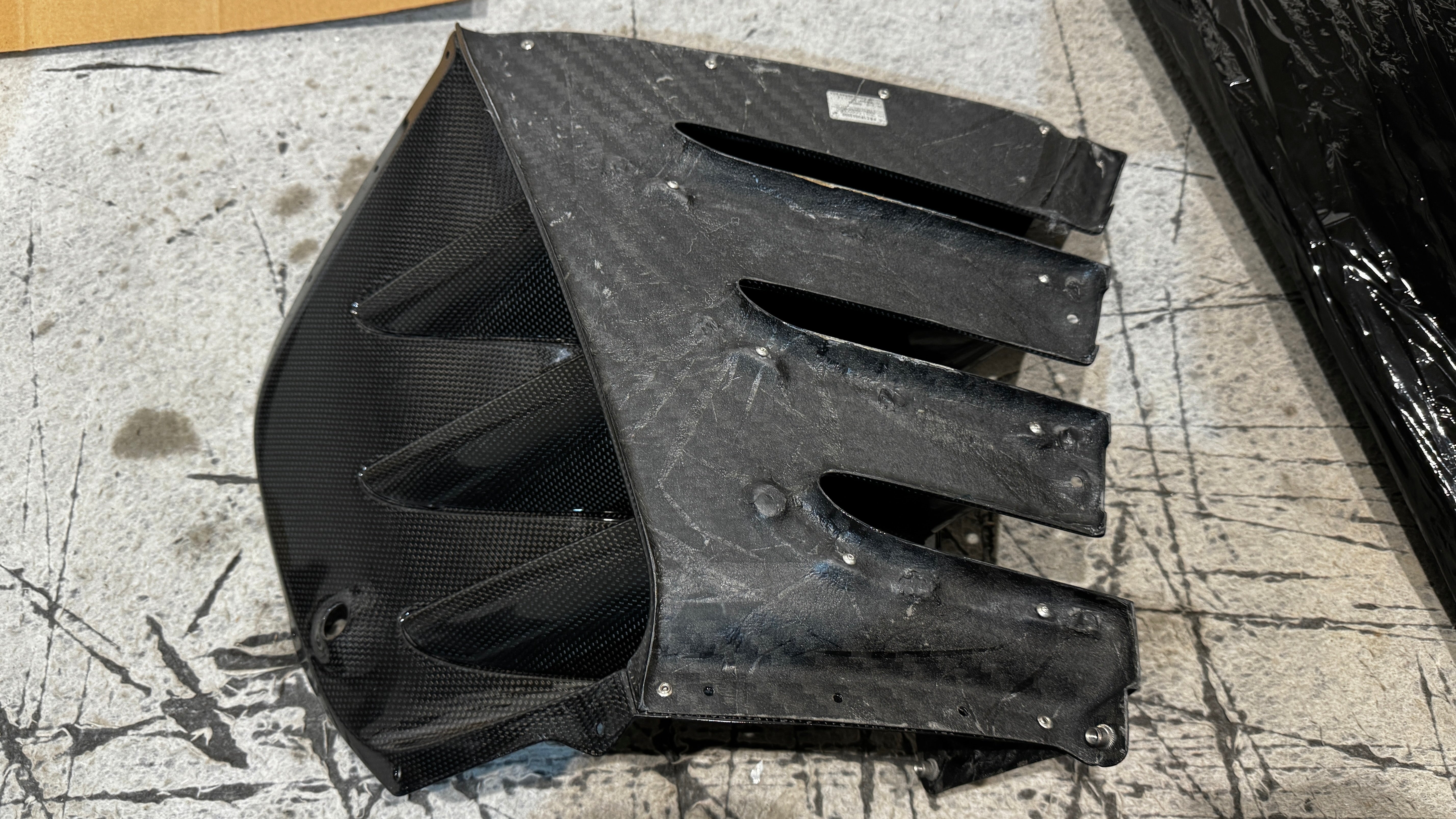 Ferrari 812 Competizione RH LH Rear air intake Carbon, OEM, part number: 821774 821772