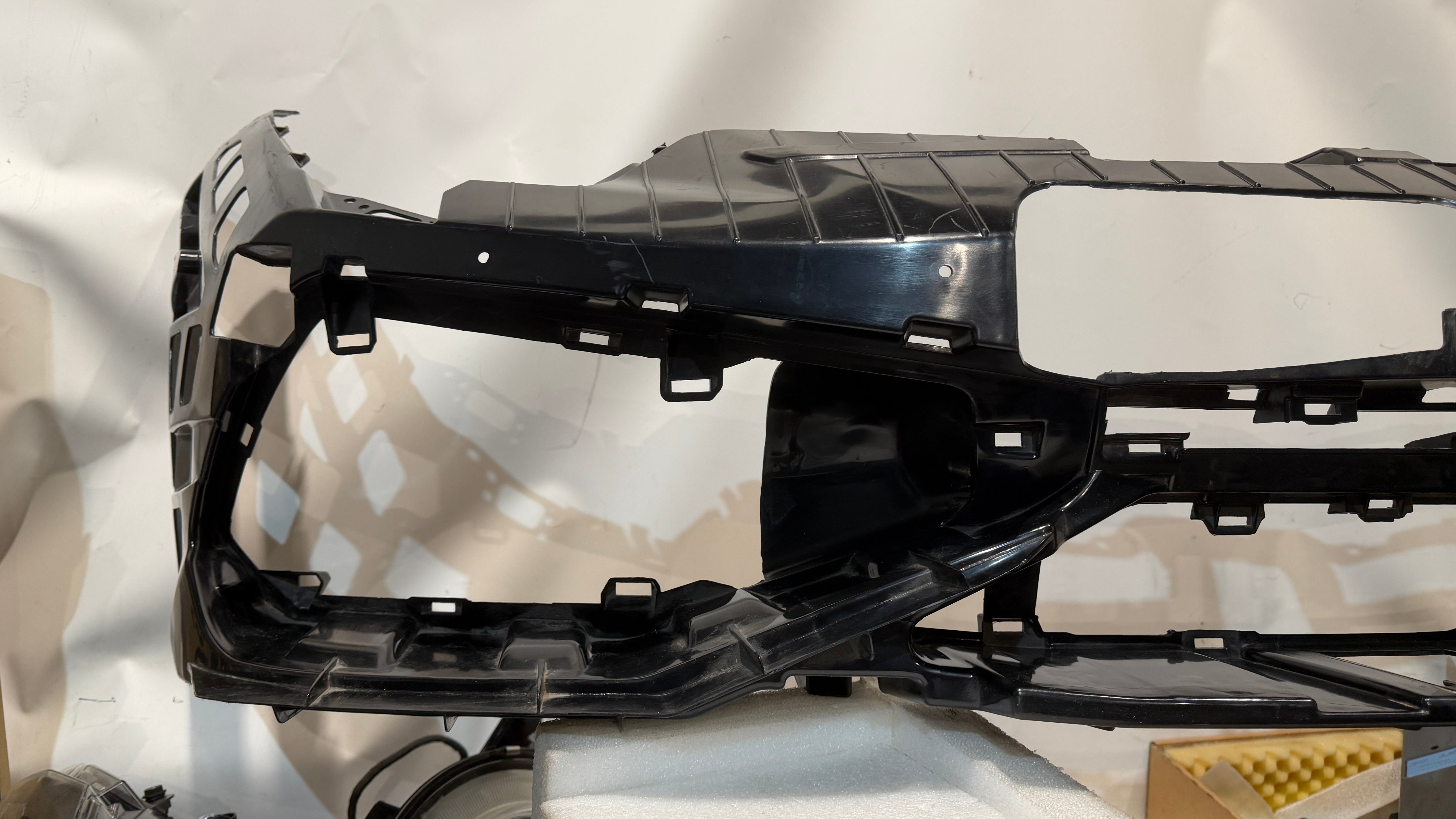 Lamborghini Huracan Lp610 reinforcement front bumper, OEM, Part number: 4T0807065C