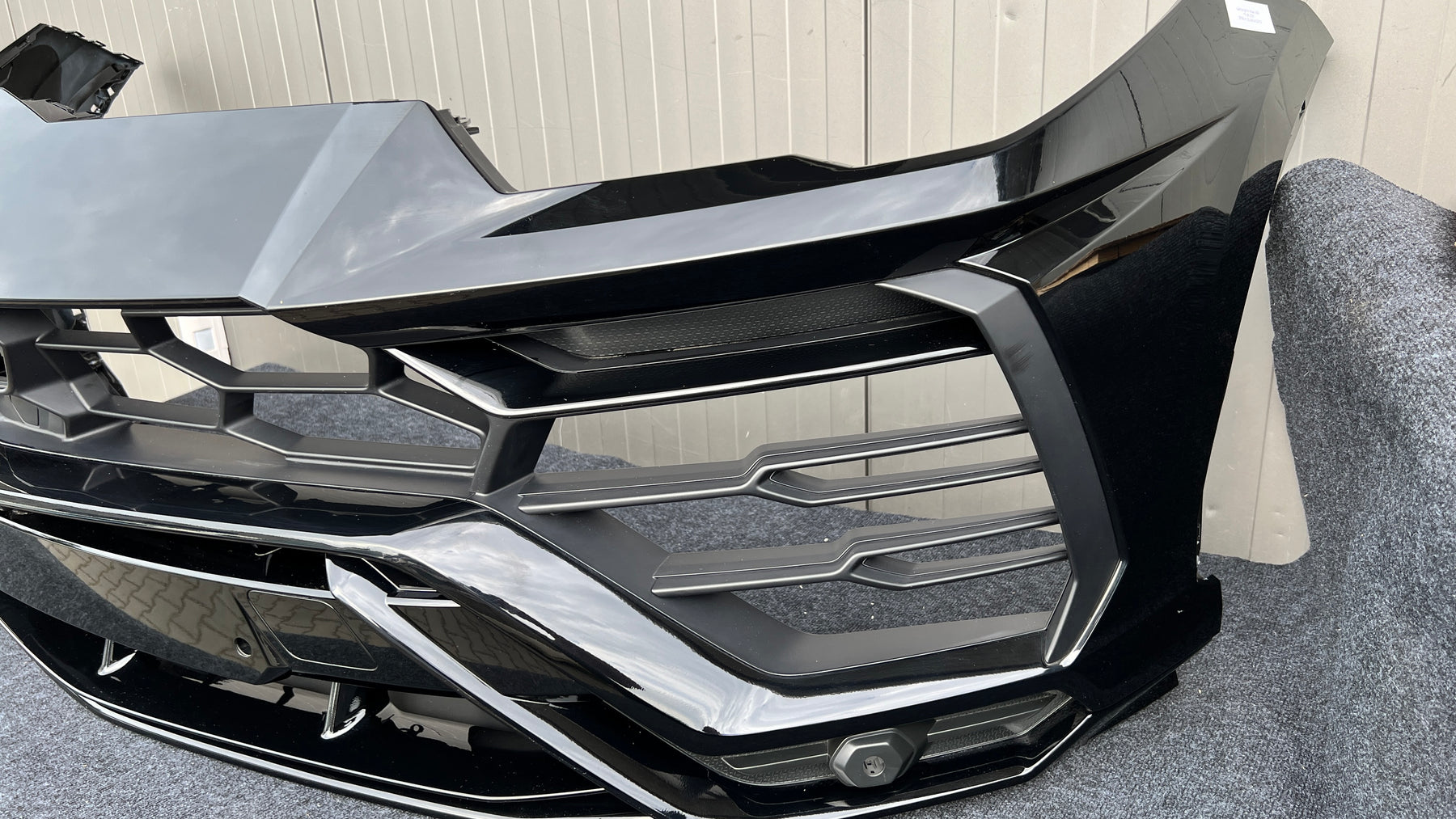 Lamborghini URUS front bumper complete, OEM, Part number: 4ML807437