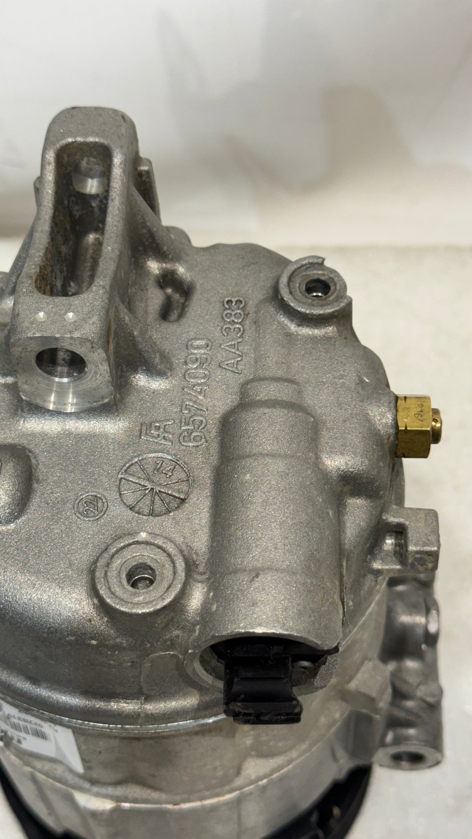 Maserati LEVANTE 3.8 V8 PETROL A/C AIR CON COMPRESSOR Pump OEM, Part number: 954109