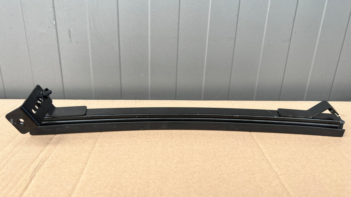 Rolls Royce Window guide rail RH, OEM, Part number: 51337304658
