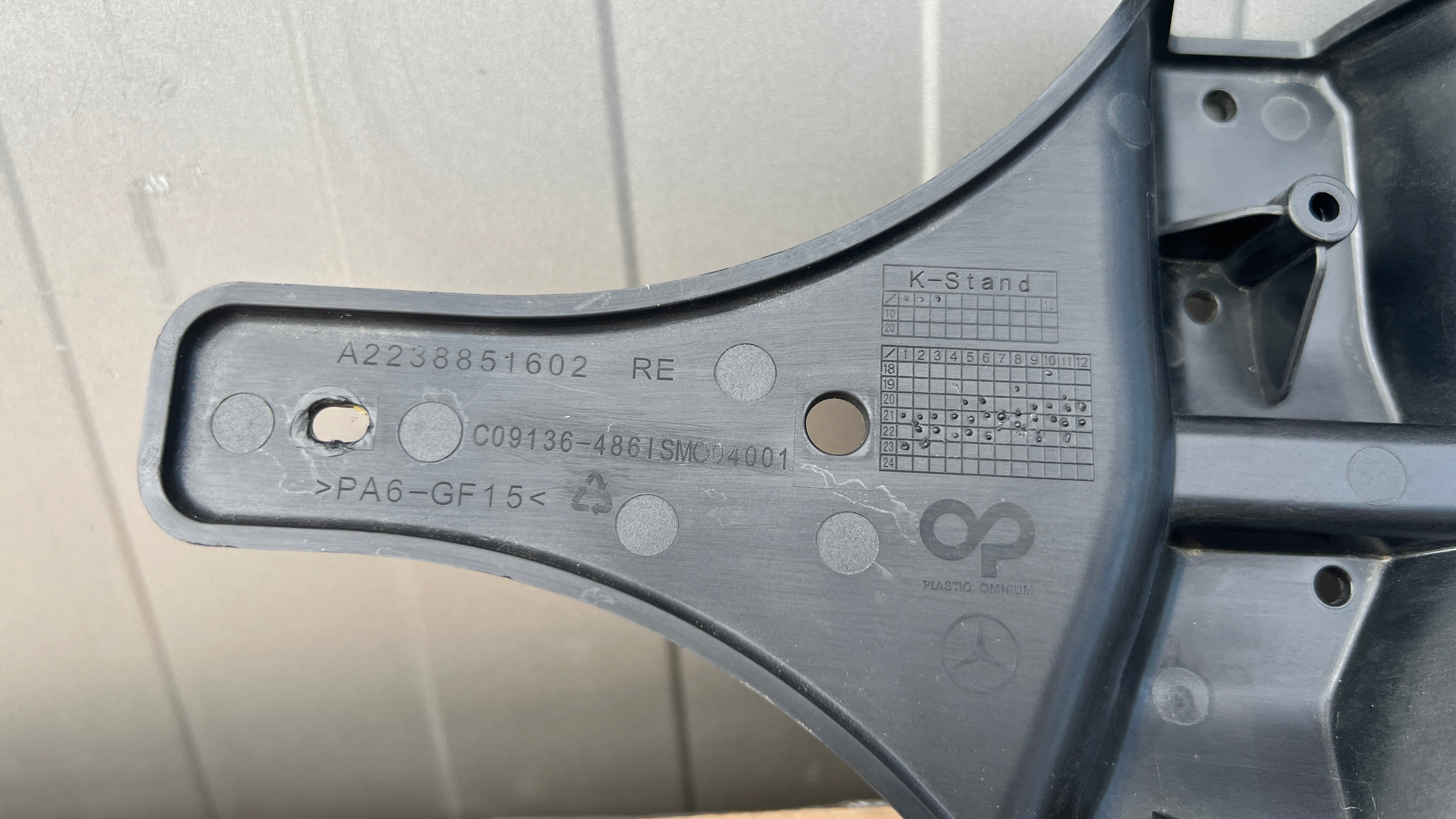 Mercedes Benz S Class W223 Exhaust Tail Pipe Tip Bracket LH, OEM, Part number: 223-885-15-02