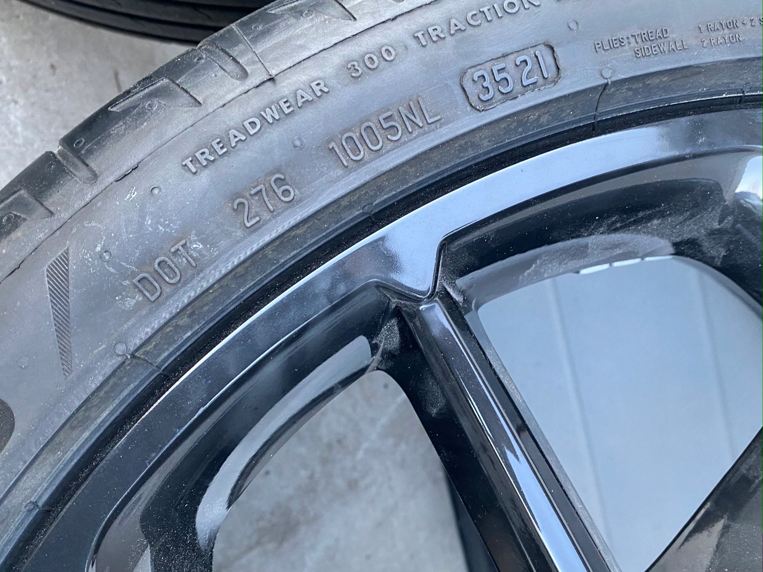 Maserati MC20 Black Wheel 20 inch set with tires, OEM, Part number: