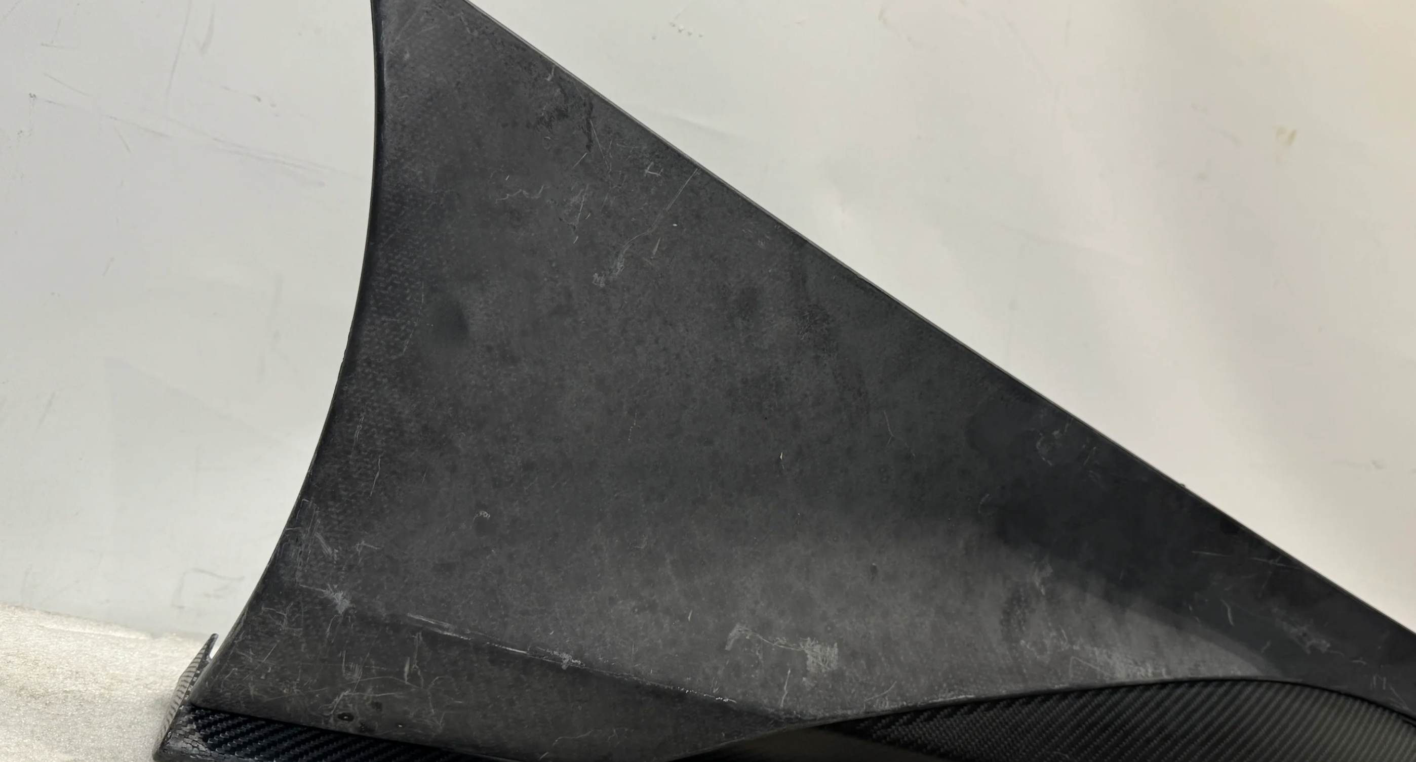 McLaren 765LT Rear side skirt RH Upper Part Only, OEM, Part number: 14AB961RP