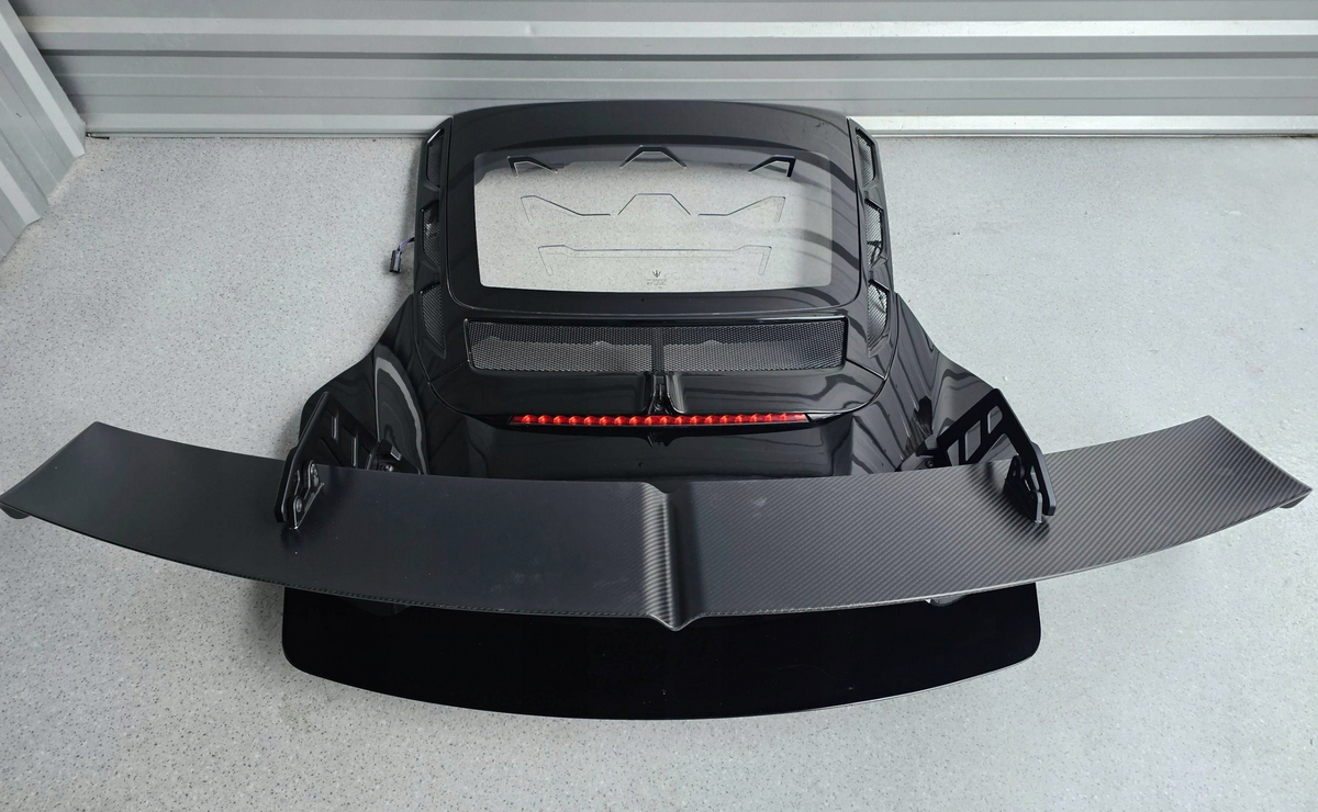 Maserati MC20 GT2 Rear trunk lid with spoiler carbon, OEM, Part number: