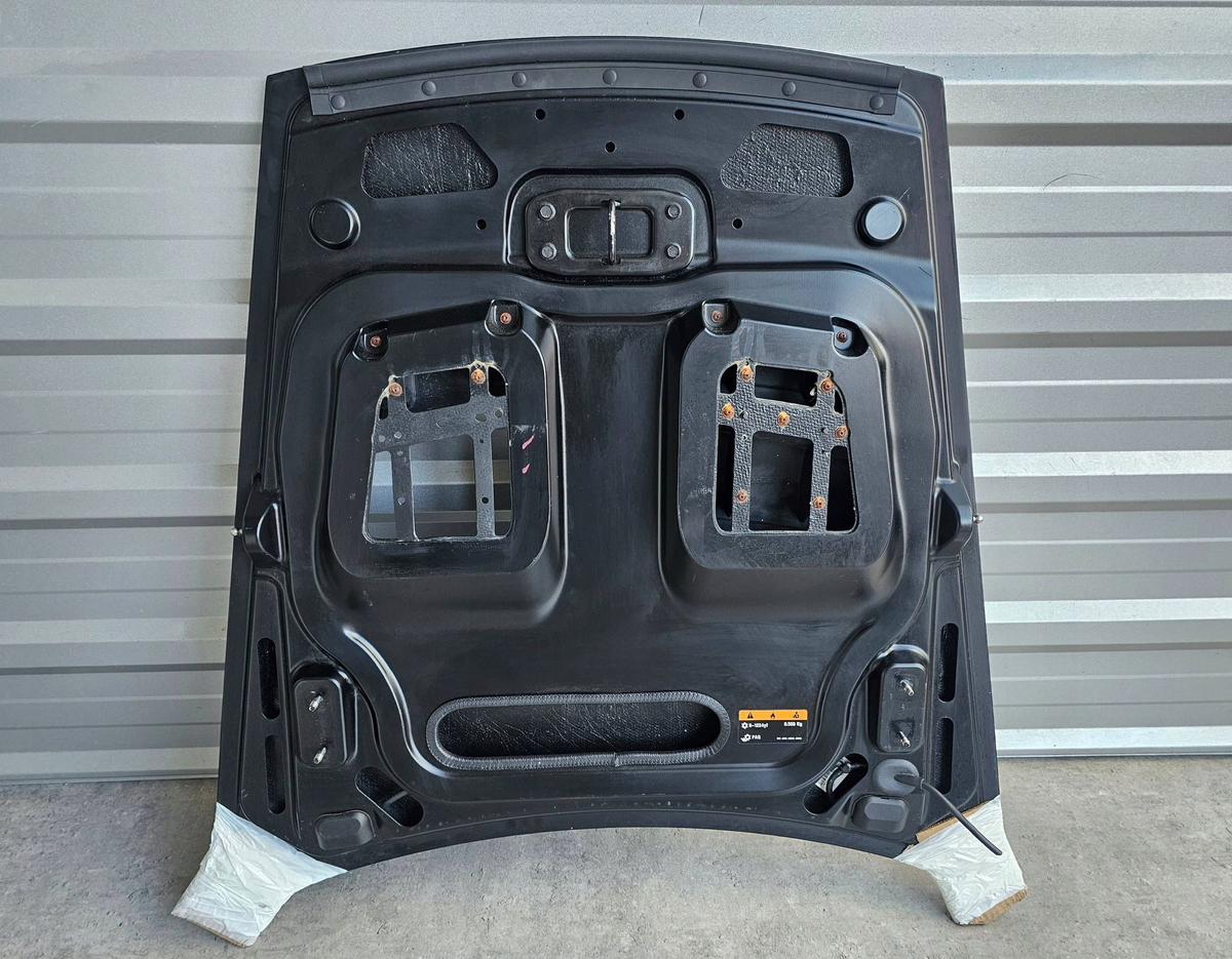 Maserati MC20 GT2 Front hood carbon, OEM, Part number: 0670308206