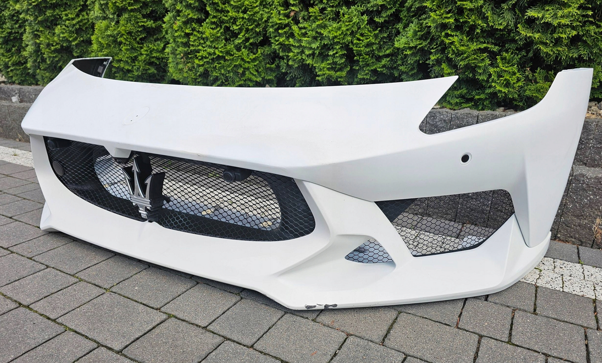 Maserati MC20 GT2 Front bumper carbon, OEM, Part number: 06703139080