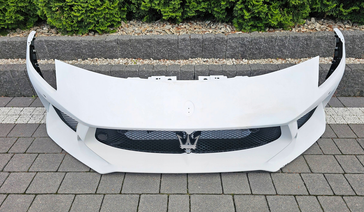 Maserati MC20 GT2 Front bumper carbon, OEM, Part number: 06703139080