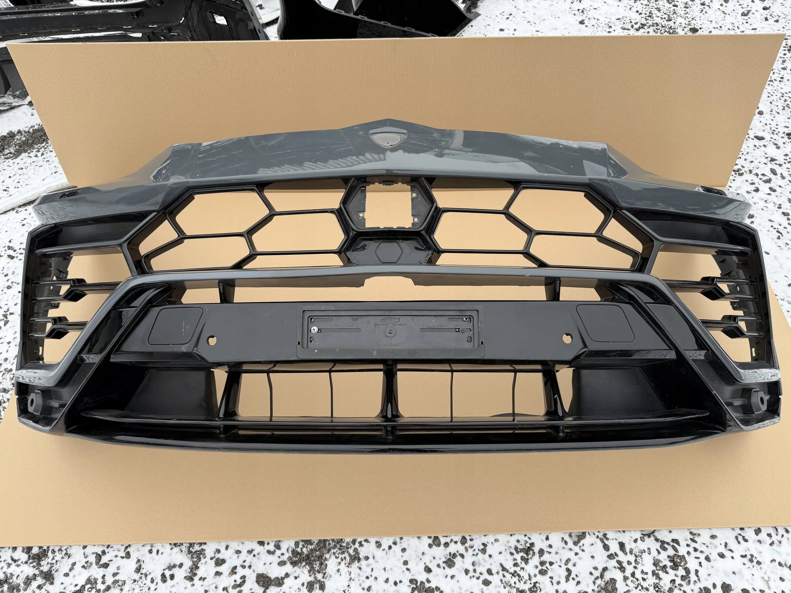 Lamborghini URUS front bumper complete 2018 - 2021 , OEM, Part number: 4ML