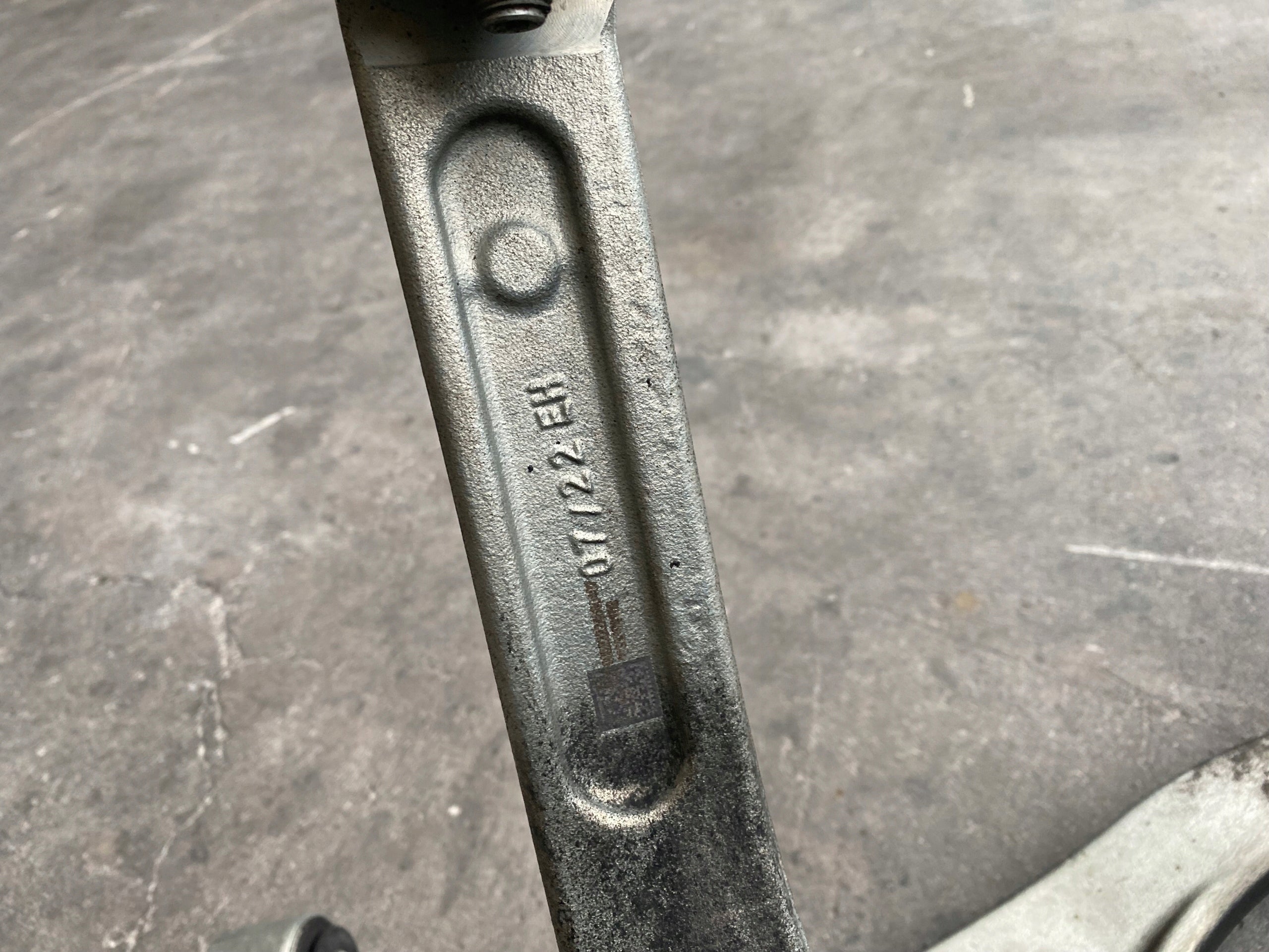 Mercedes Benz G W463/4 W464 G63 AMG LH Front control arms, OEM, part number: A4633320000