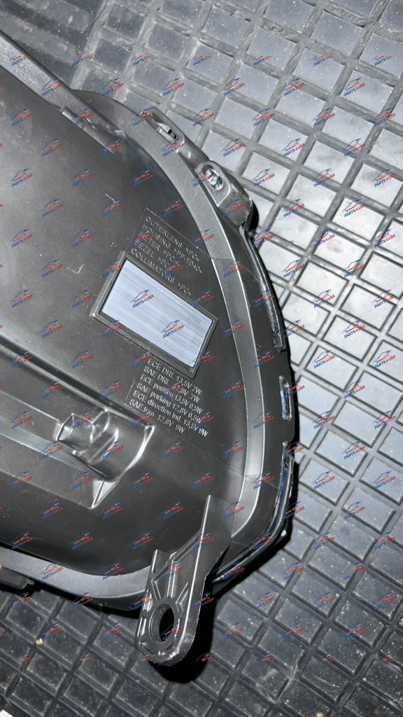 Bentley Bentayga Turn Signal Light Left Side Part Number: