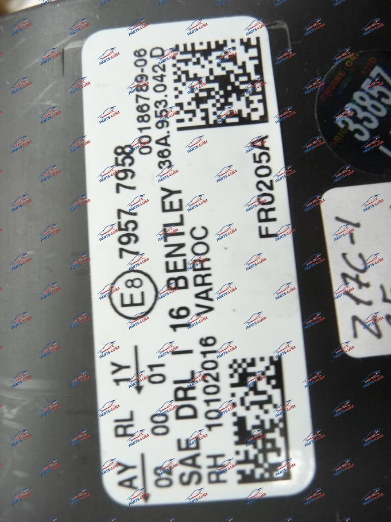 Bentley Bentayga Turn Signal Light Right Side Part Number: 36A953042D