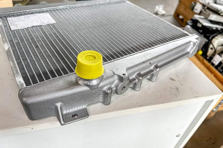 Lamborghini Gallardo Water radiator RH, OEM, Part number: 400121252D