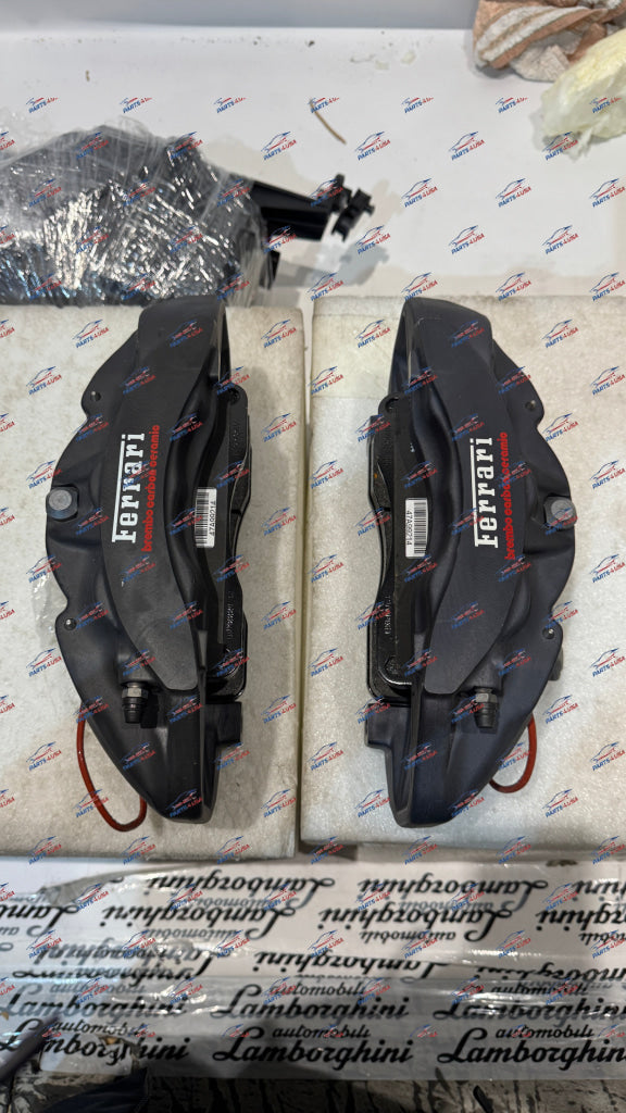 Ferrari 458 Portofino Caliper with brake pads L + R OEM Part number: 276843 276844 - Ceramic Brake disc
