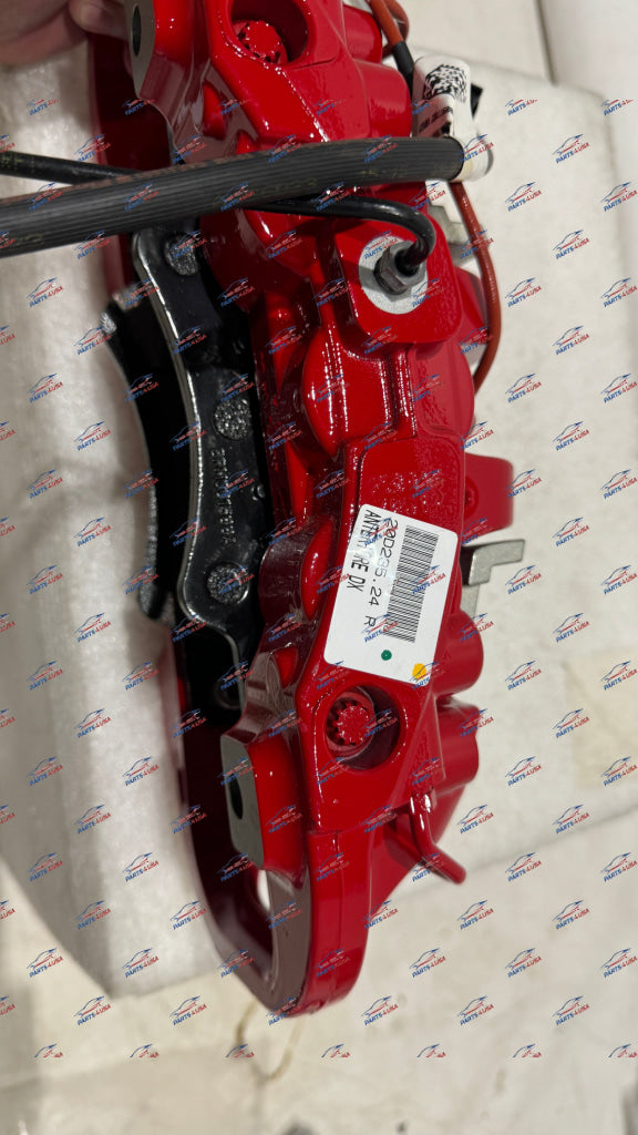 Ferrari 488 GTB Spider Front RH Caliper with pads RED OEM Part number: 328375 - Caliper with pads