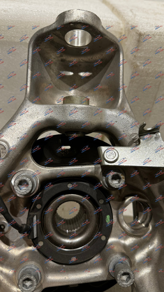 Ferrari 599 Fiorano 2009 Rear RH axle OEM Part number: 220456 - Wheel hub