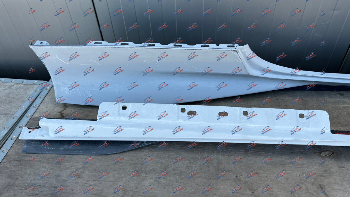 Ferrari F8 Tributo Side Skirt Carbon Fiber Part Number: 985881796