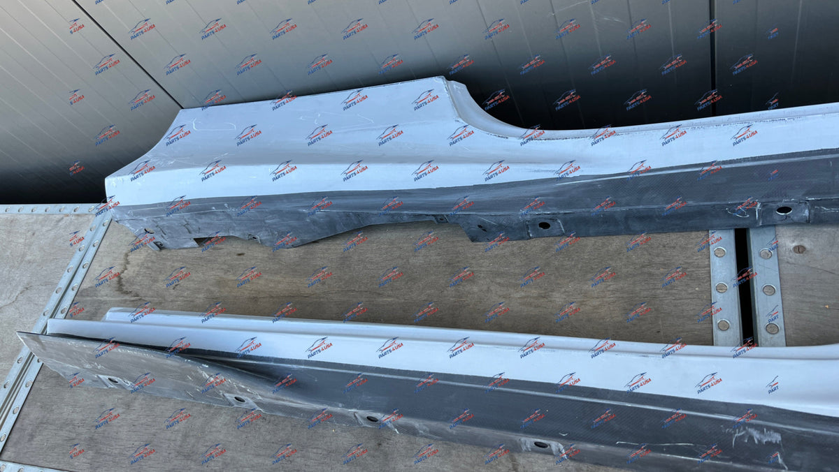 Ferrari F8 Tributo Side Skirt Carbon Fiber Part Number: 985881796
