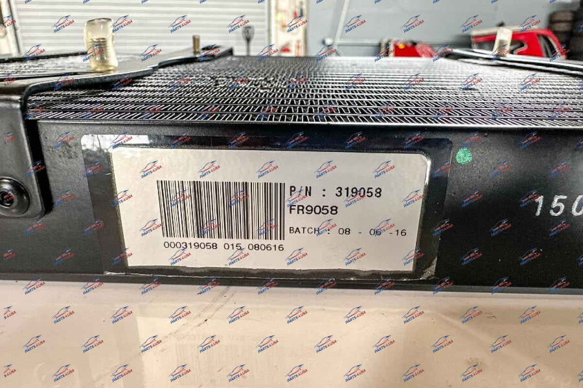 Ferrari GTC4 Lusso Oil Radiator OEM Part number: 319058 - Oil radiator