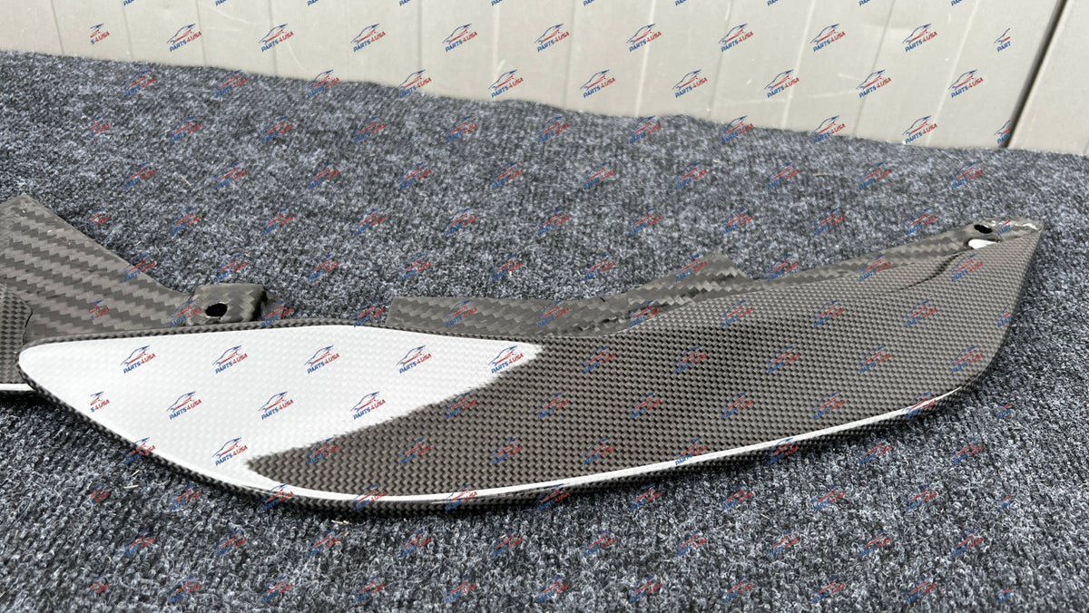 Ferrari PISTA RH Lateral spoiler carbon OEM Part number: 824298 - Carbon fiber front lip