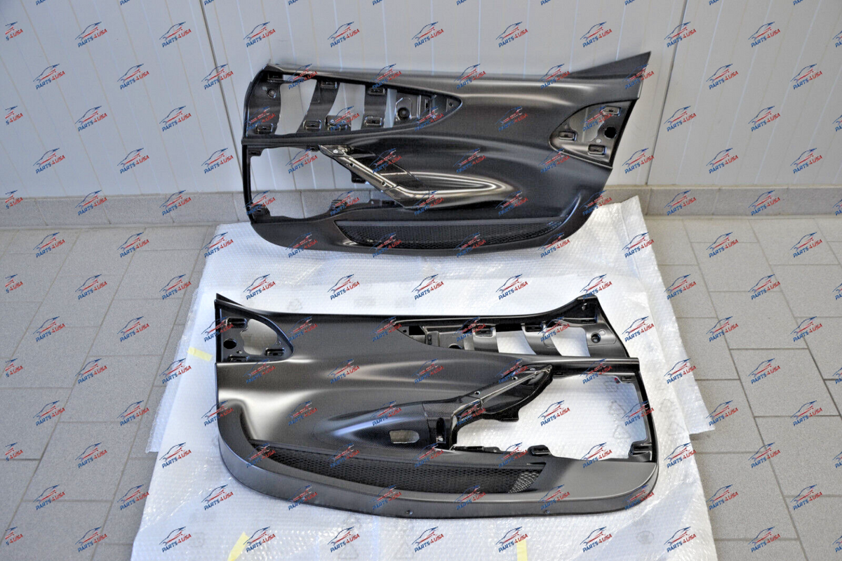 Ferrari SF90 Stradale Door Trim cover Carbon fiber OEM Part number: 876212 876167 - Carbon fiber door trim