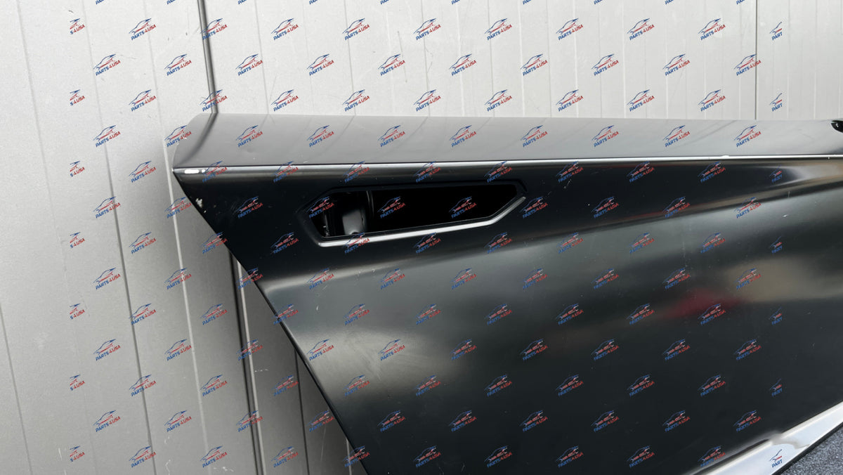 Lamborghini Aventador Door RH Black painted OEM Part number: 470831052G - Door