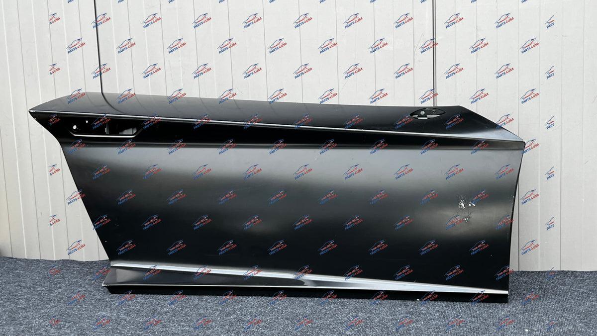 Lamborghini Aventador Door RH Black painted OEM Part number: 470831052G - Door