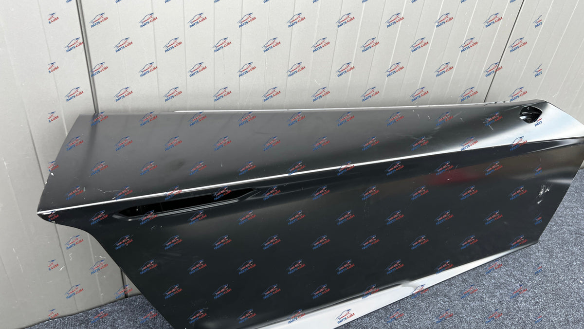 Lamborghini Aventador Door RH Black painted OEM Part number: 470831052G - Door