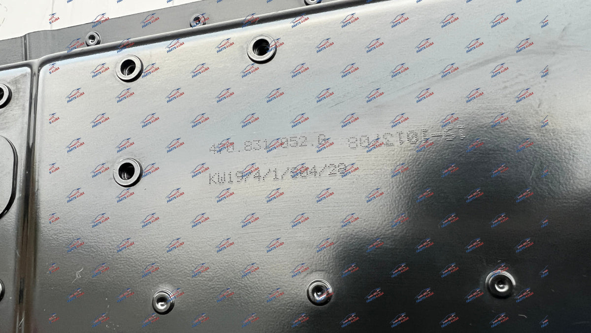 Lamborghini Aventador Door RH Black painted OEM Part number: 470831052G - Door