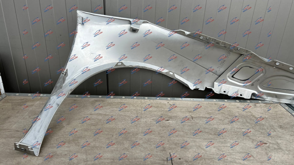 Lamborghini Huracan Fender Left Side Oem Part Number: 4T0821021D