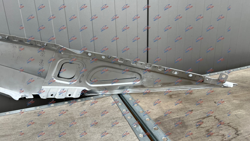 Lamborghini Huracan Fender Left Side Oem Part Number: 4T0821021D