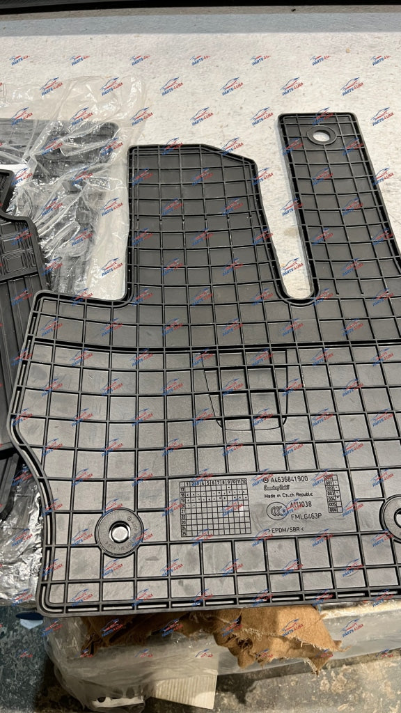 Mercedes Benz G Wagon Set Rubber Floor Matt Oem Part Number: A 463 680 47 06 9051 Floor Mat