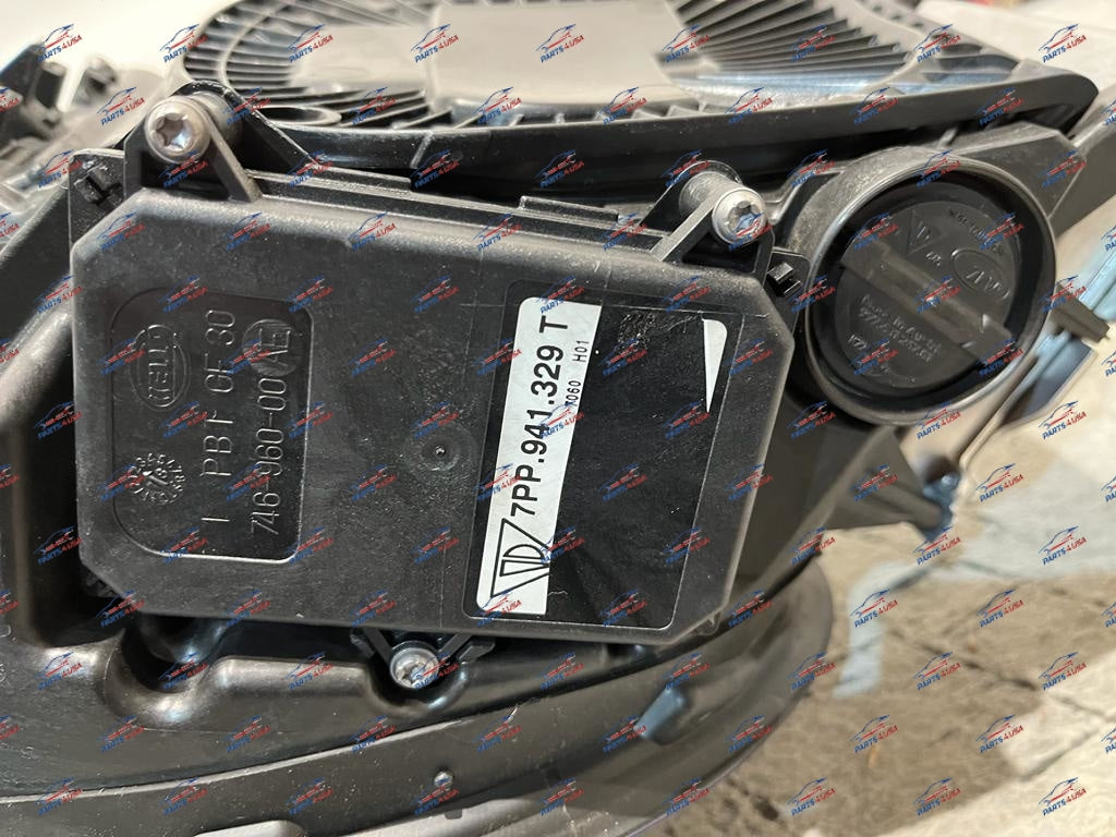 Porsche 911 Right Headlight Oem 99163117223