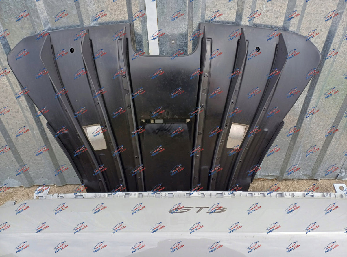 Porsche 992 GT3 Akrapovic Carbon Rear Diffuser OEM Part number: - Carbon fiber rear diffuser