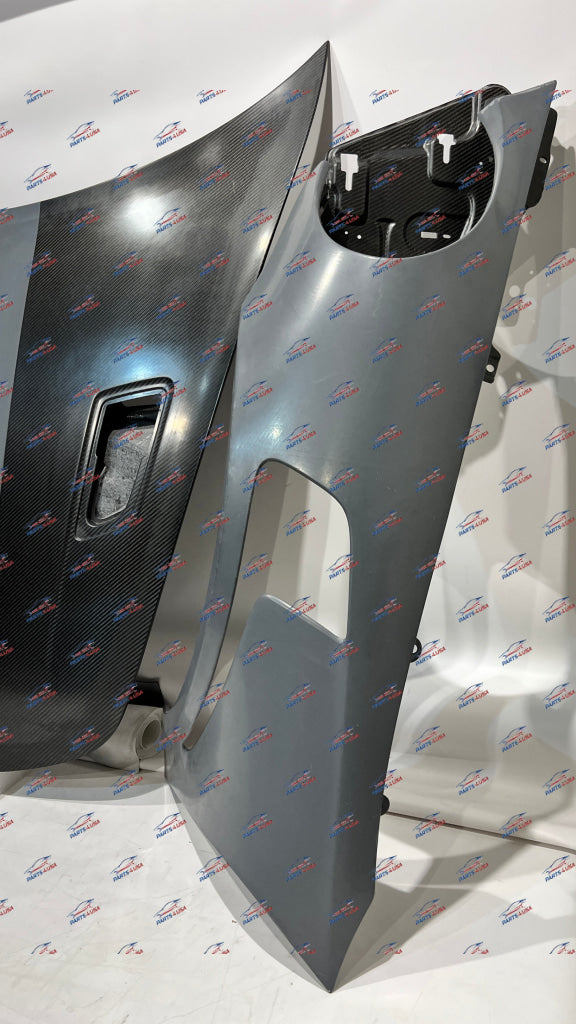 Porsche GT2RS / GT3RS fenders and front hood Carbon OEM Part - Front hood