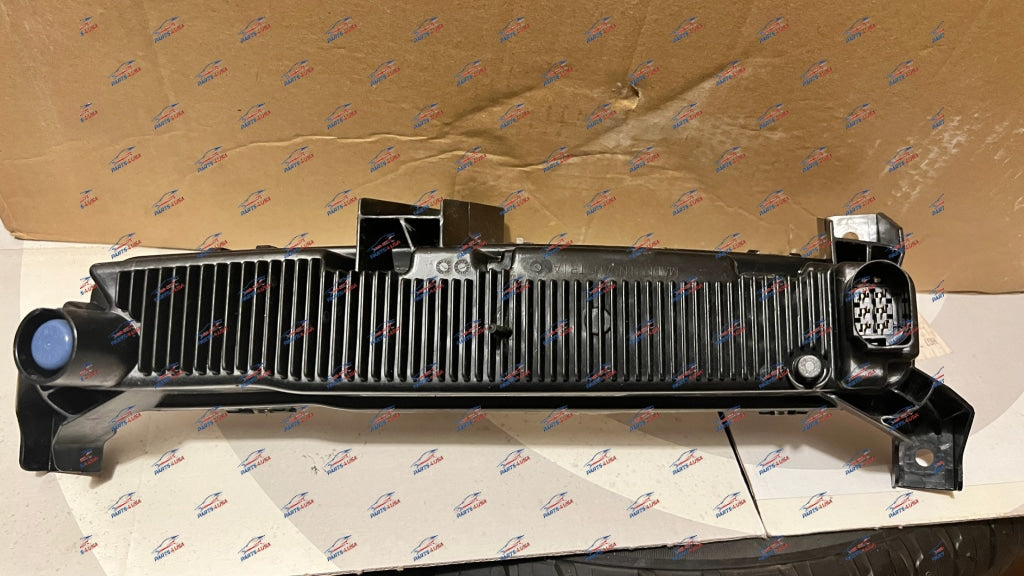 Rolls Royce Ghost Dawn Wraith 14-19 Led Turning Signal Rh Oem Part Number: 7413802 Turn