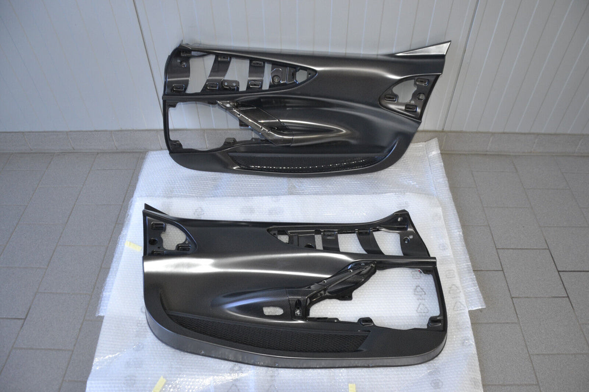 Ferrari SF90 Stradale Door Trim cover Carbon fiber OEM, Part number: 876212 876167